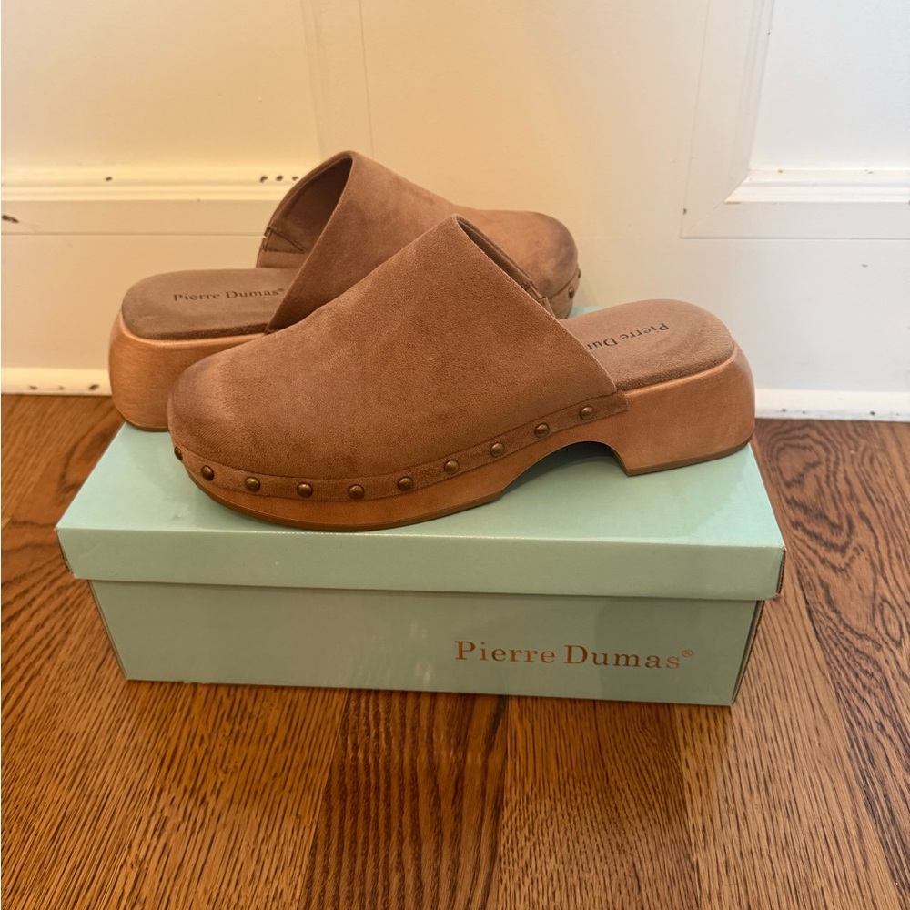 Pierre Dumas Tan Studded Mules size 8 1/2